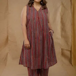 THE INDIAN ETHNIC CO Ajrakh Printed Pure Cotton Tunic With Palazzo Co-Ords-picture-14