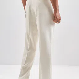 HIGHLANDER Men Solid Relaxed Fit Mid-Rise Formal Trouser image 3