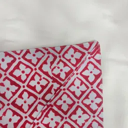 ZEBA White & Red Self-Designed Cotton 6-Seater Table Cover image 3