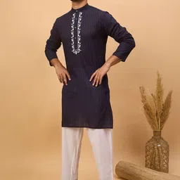 House of Pataudi Embroidered Pure Cotton Kurta & Pyjamas Sets image 5