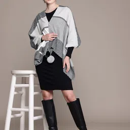 Cayman Chevron Woven Design Stole with Tasselled Edges image 2