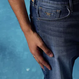 Flying Machine Men Tapered Fit Heavy Fade Stretchable Jeans image 5