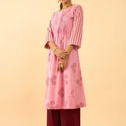 Taneira Dark Pink Cotton Regular Fit Geometric Kurta image 1