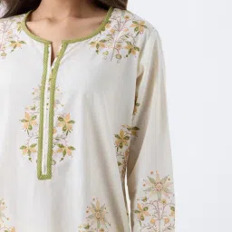 Utsa by Westside Off-White Floral Pattern Cotton Straight Kurta image 4