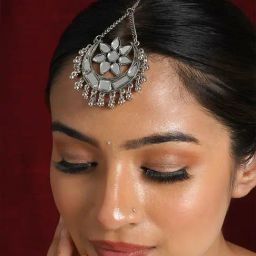 Teejh Anuradha Maang Tikka-picture-21