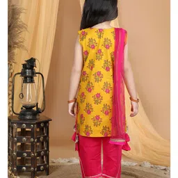 Kinder Kids Sleeveless All Over Flower Motif Printed Kurta With Gota Lace Embellished Salwar & Dupatta - Yellow & Pink image 3