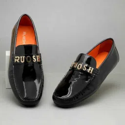 Ruosh Men's Black Casual Loafers image 1
