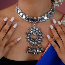 Fida Kundan Floral Silver Necklace image 1