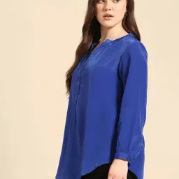 Qurvii Blue Top image 3