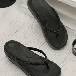 Elle Women's Black Thong Wedges image 1