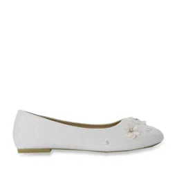 Pantaloons Junior White Flat Ballets image 1