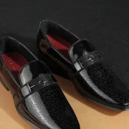 Metro Men's Black Formal Loafers image 1