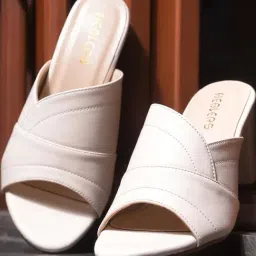 Healers by Liberty Women's Pink Casual Sandals-picture-11