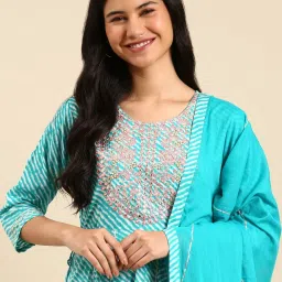 showoffff SHOWOFF Turquoise Cotton Embroidered Kurta Pant Set With Dupatta image 1