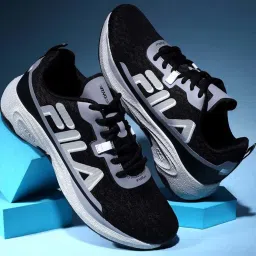 Fila Women's ARTIC Black Running Shoes image 1