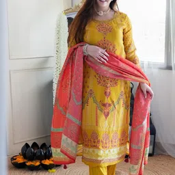 Aaghnya Women Viscose Rayon Kurta & Trousers With Dupatta-picture-38