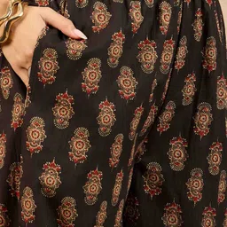CHETI Ethnic Motifs Printed Square Neck Empire Anarkali Kurta With Trousers & Dupatta image 3