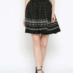 Sera Women Black & Off-White Geometric Printed Gathered Flared Mini Skirt-image-35