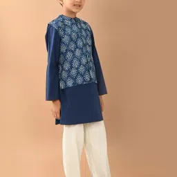 LilPicks Kids Blue & White Printed Full Sleeves Kurta, Pyjamas With Nehru Jacket image 3