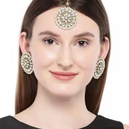 Peora Gold-Plated Kundan Studded Round Stud Earrings Maang Tikka Jewellery Set-image-93