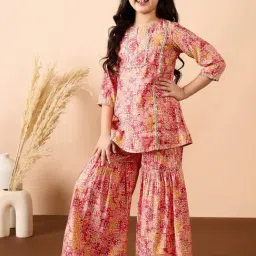 StyloBug Girls Peach Printed Kurta Set image 3
