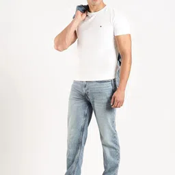 Calvin Klein Jeans Men Regular Fit Mid-Rise Light Fade Jeans-picture-54