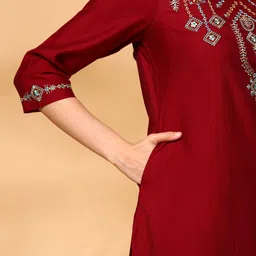 Anouk Women Embroidered Thread Work Kurta image 4
