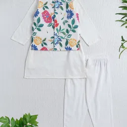 The Magic Wand Woven Full Sleeves Solid Kurta & Pyjama With Floral Printed Jacket Set - Off White-picture-34