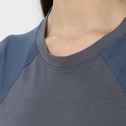 Forever 21 Grey Regular Fit Top image 5