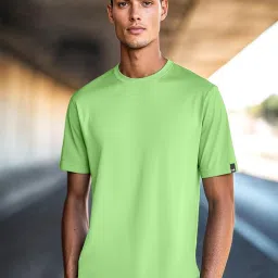 Bewakoof Green Regular Fit Solid T-Shirt image 1