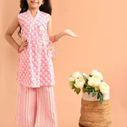 LilPicks Kids Pink & White Cotton Printed Kurta Set image 1