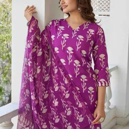 CAPITALHAVEN Women Floral Printed Kurta with Trousers & Dupatta image 3