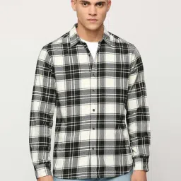 Pepe Jeans Black Cotton Regular Fit Checks Shirt-image-95