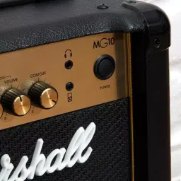Marshall Amplifier 3 Band 10 W Black & Gold, MG-10G image 4
