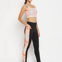 Clovia Black & Peach Printed Sports Bra With Tights image 3