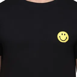 Blisstone Men Applique Slim Fit T-shirt image 4