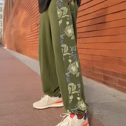 Kook N Keech Men Indie Street Aesthetics Floral Printed Baggy Cotton Terry Joggers-picture-23