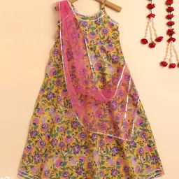 The Magic Wand Cotton Woven Sleeveless Floral Printed Gota Lace Embellished Dress With Dupatta Set - Yellow-picture-10