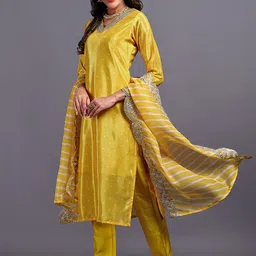DISHWA FASHION Women Bandhani Printed Regular Sequinned Kurta with Trousers & With Dupatta image 4