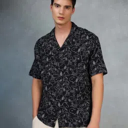 Bewakoof Black Loose Fit Graphic Print Oversized Shirt image 1