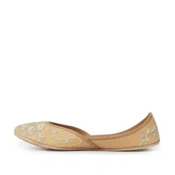 The Desi Dulhan Women's Golden Ethnic Juttis image 3