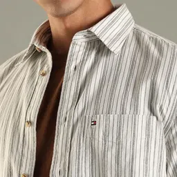 Tommy Hilfiger Men Striped Casual Shirt image 4