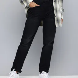 Levis Women 724 Straight Fit High-Rise Light Fade Stretchable Jeans-image-31
