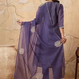 House of Pataudi Ethnic Motifs Embroidered Thread Work Straight Kurta & Trousers & Dupatta image 3