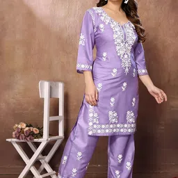 FABMORA Women Ethnic Motifs Embroidered Kurta with Trouser image 5