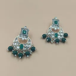 Women Click Gold-Plated Stone Studded & Beaded Jewellery Set image 5