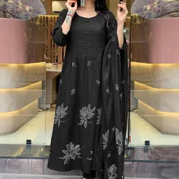 GoSriKi Women Floral Printed Panelled Kurta with Trousers & With Dupatta image 5