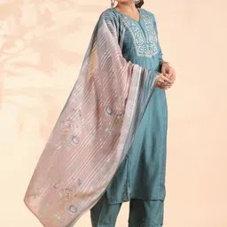 vbuyz KALINI Ethnic Motifs Embroidered Kurta with Palazzos & Dupatta image 3