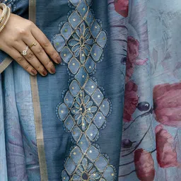 Satrani Floral Printed Zari Saree image 4