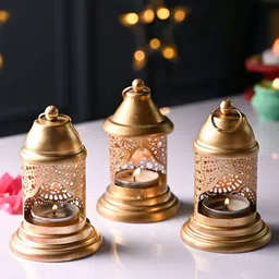 MARKET99 Gold-Toned Set of 3 Candle Holder-image-25